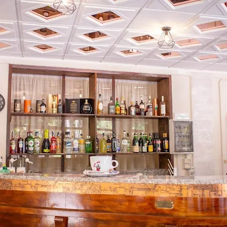 Hotel Sport & Il Bivacco Del Parco 3*